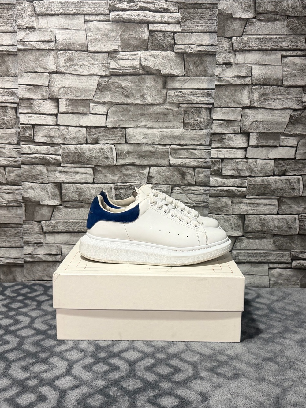 Alexander McQueen White Leather Sneakers with Blue Heel Patch - Picture 2 of 9
